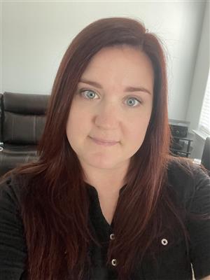 Amber Everett image
